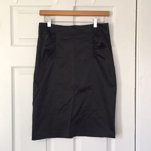 F21 black pencil skirt